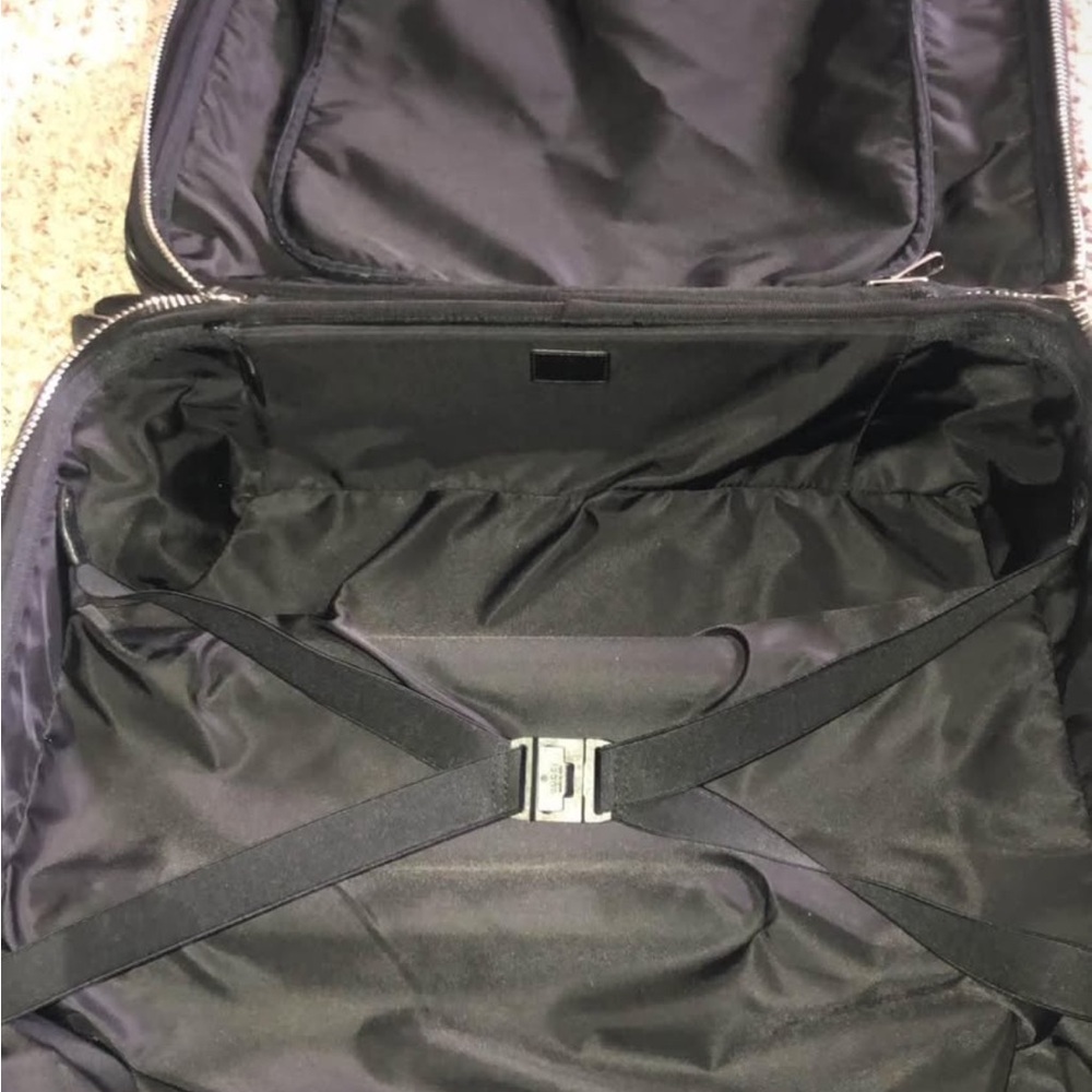 Gucci Dark Patterned Men's Travel Bag - Picture 7 of 9